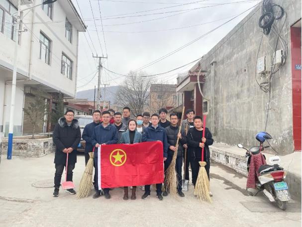 开云官方手机登录入口-开云(中国)
团委开展“学雷锋义务清扫活动”(图3)