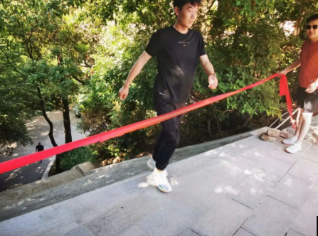 助力文旅市场 展示产投风采——开云官方手机登录入口-开云(中国)
组织开展员工登山比赛活动(图9)
